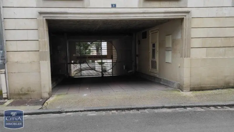 Photo 2 Parking