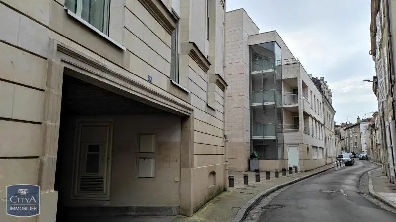 Photo 1 Parking