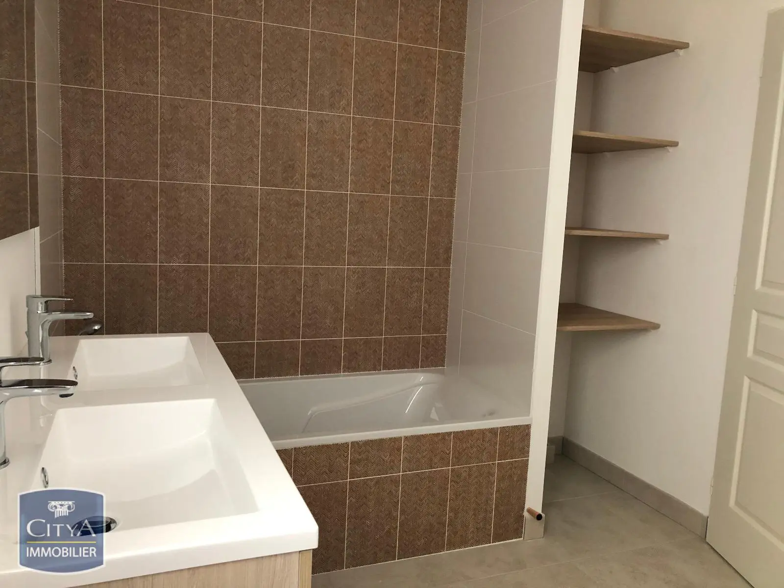 Photo 10 Maison 5 pièces 122.85m²