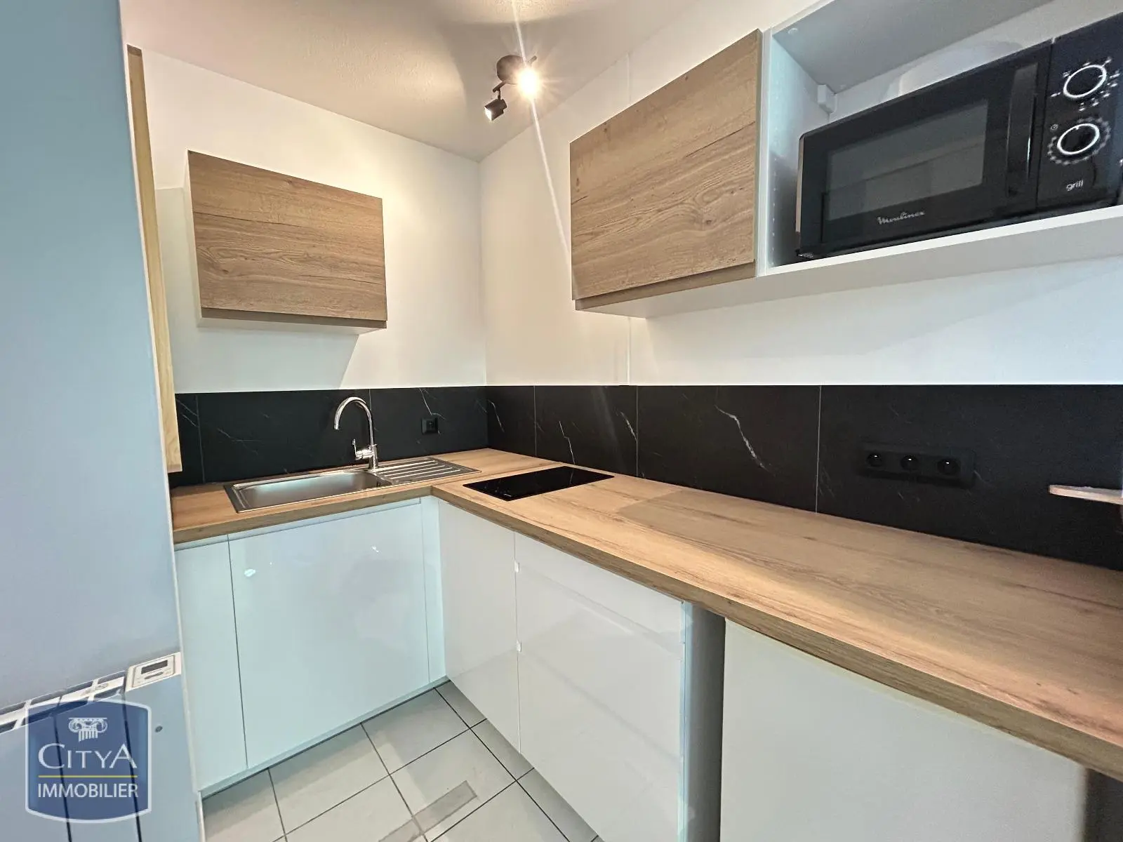 Photo 2 Appartement 1 pièce 29.78m²