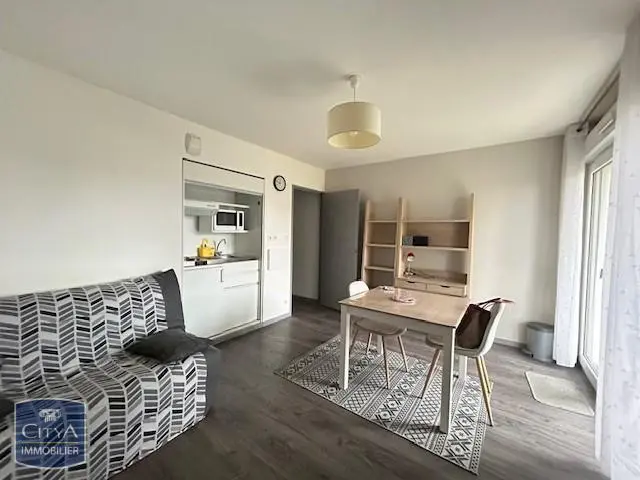 Photo 2 Appartement 1 pièce 23.77m²