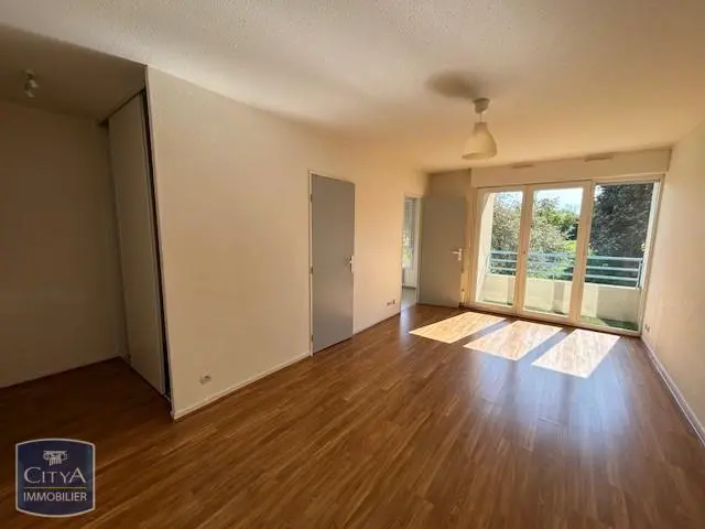 Photo 2 Appartement 1 pièce 28.06m²