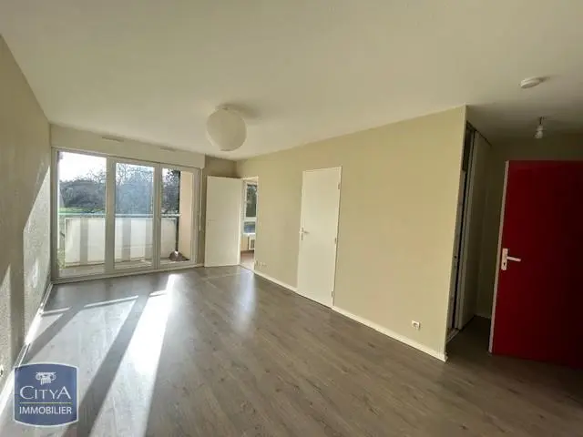 Photo 2 Appartement 1 pièce 28.02m²