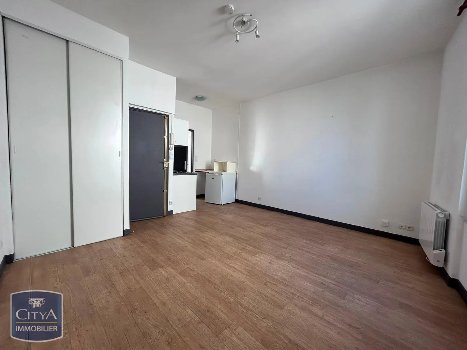 Photo 1 Appartement 1 pièce 23m²