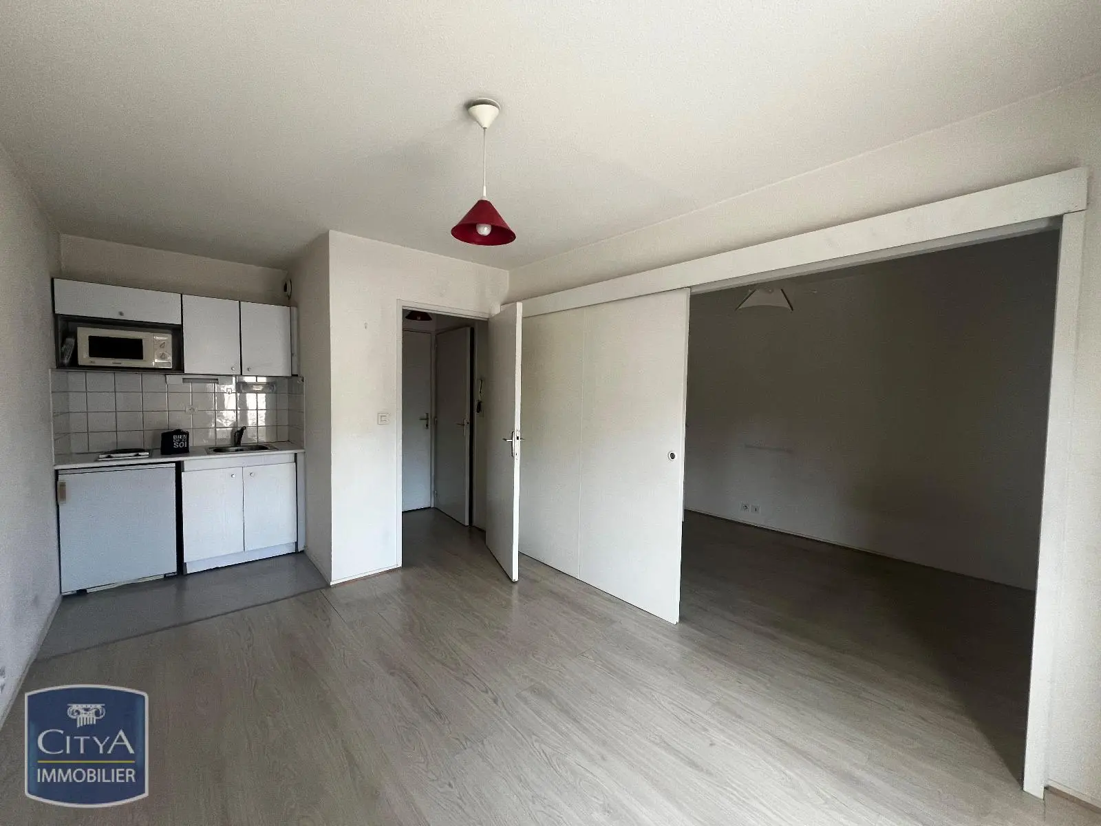 Photo 1 Appartement 1 pièce 26.32m²