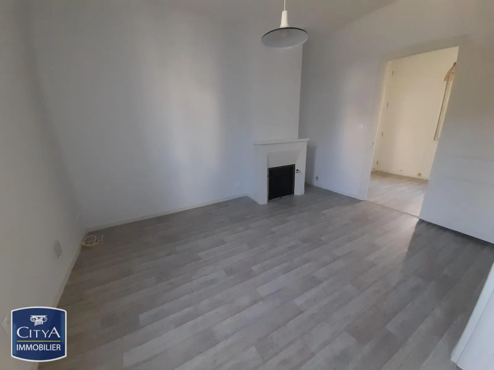Photo 2 Appartement 1 pièce 31.78m²