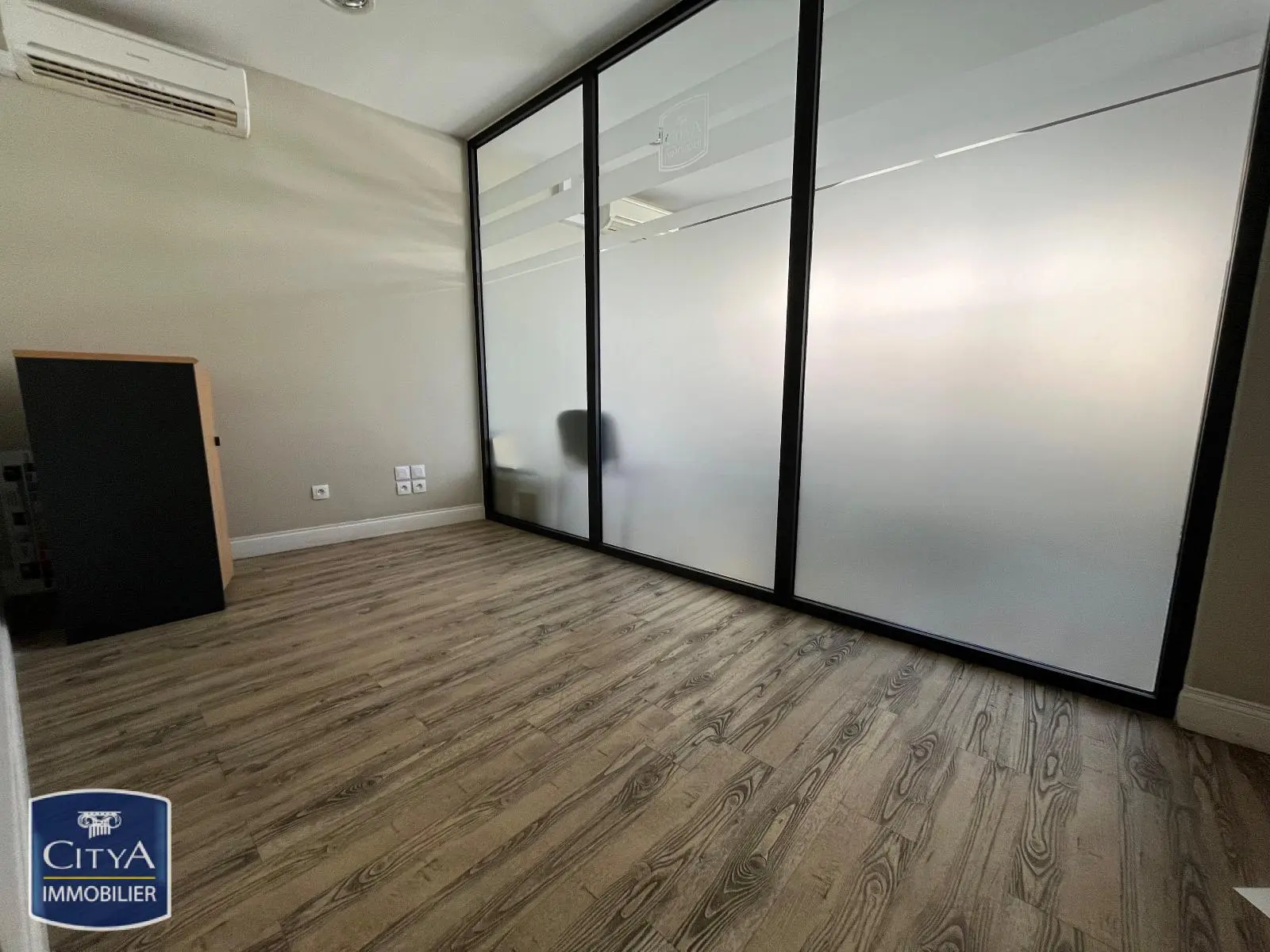 Photo 3 Local Commercial