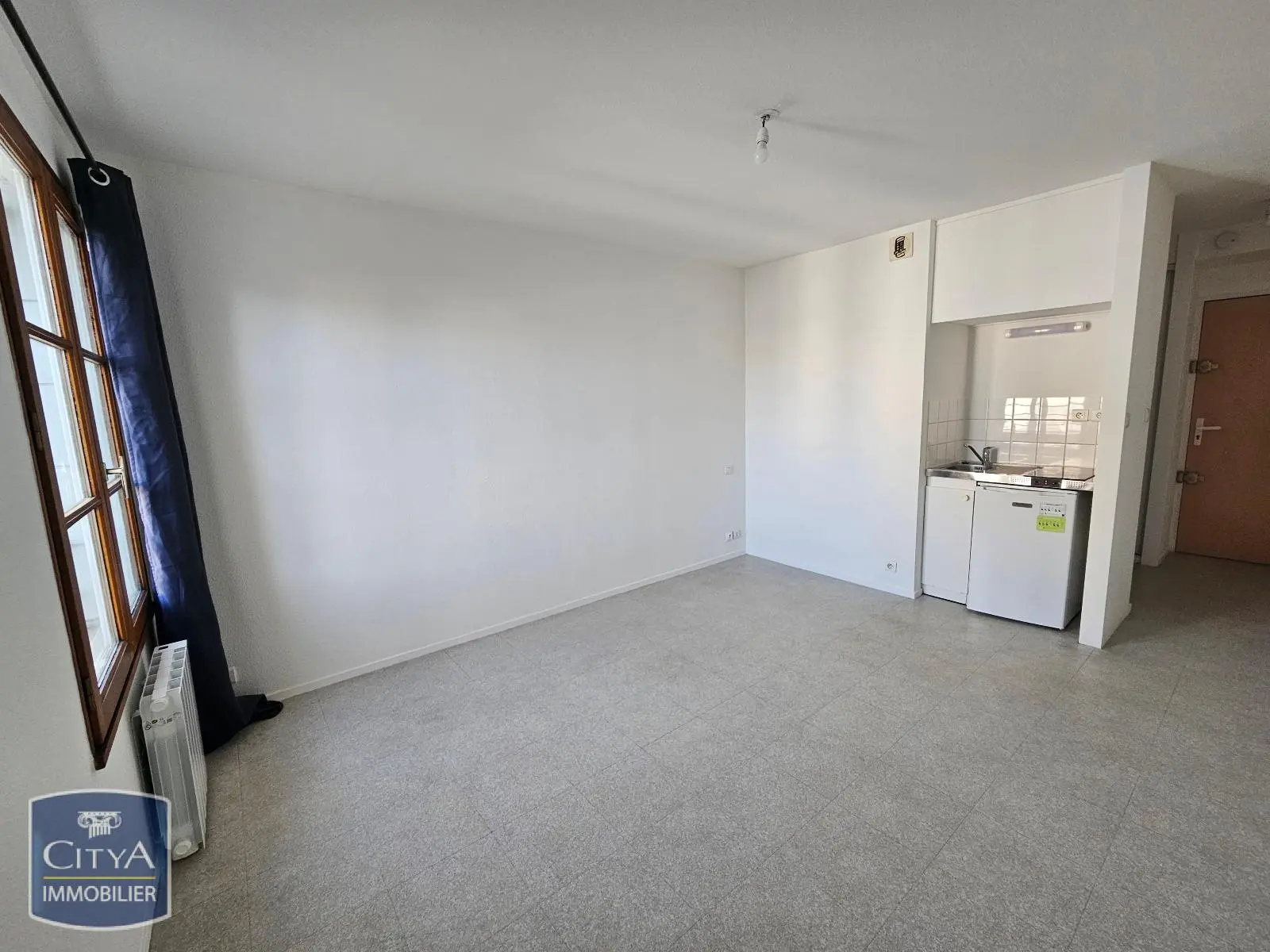 Photo 1 Appartement 1 pièce 21.81m²