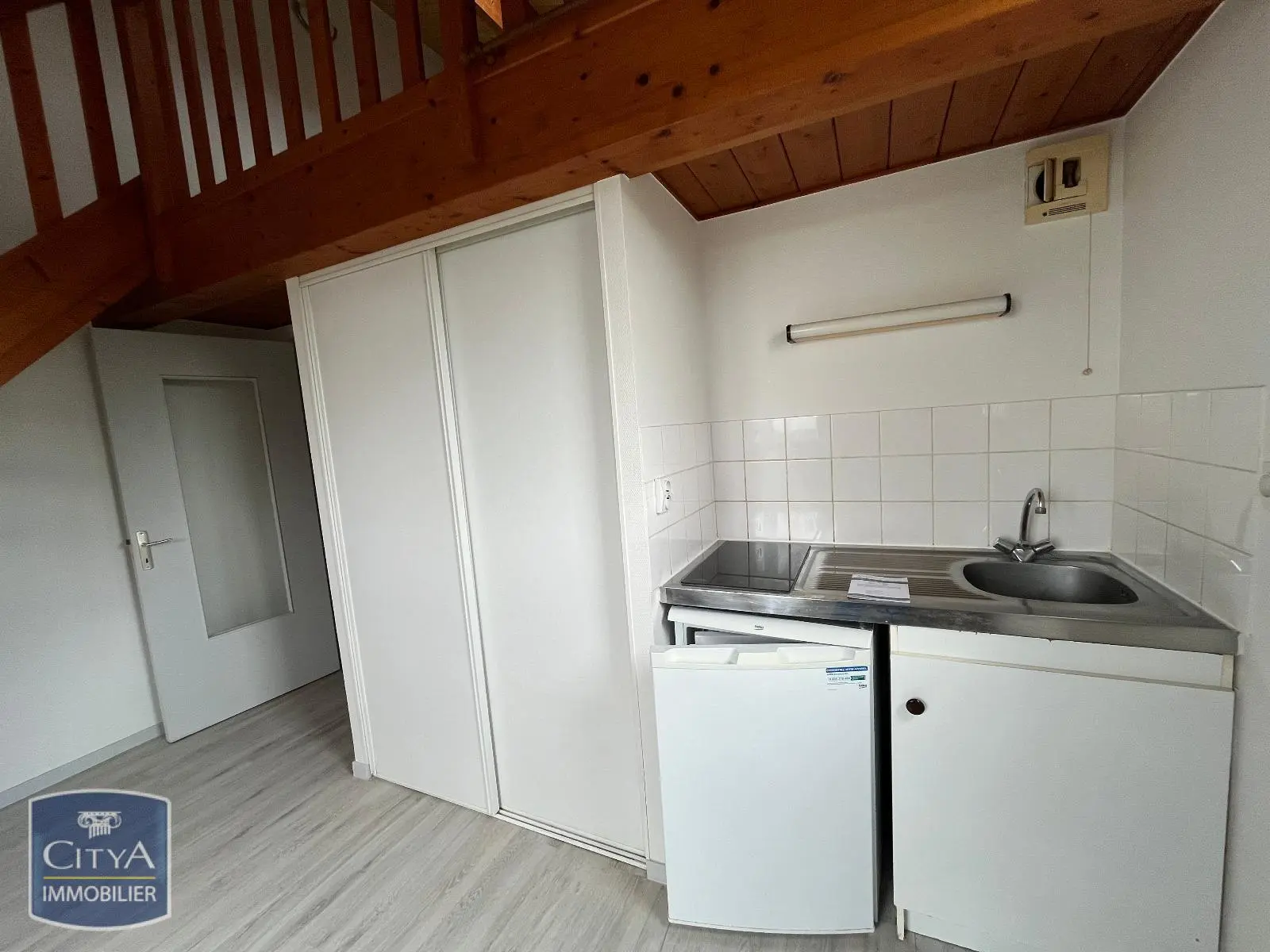 Photo 2 Appartement 1 pièce 24.42m²