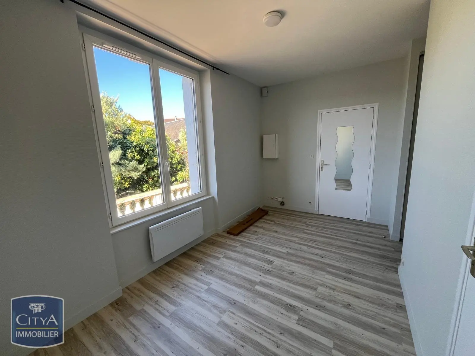Photo 1 Appartement 1 pièce 16.27m²