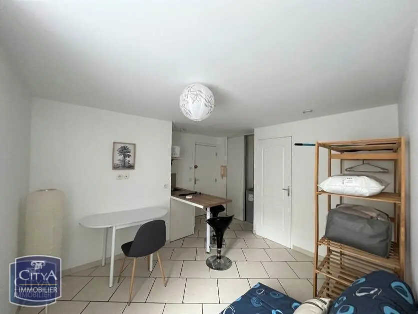 Photo 2 Appartement 1 pièce 15.25m²