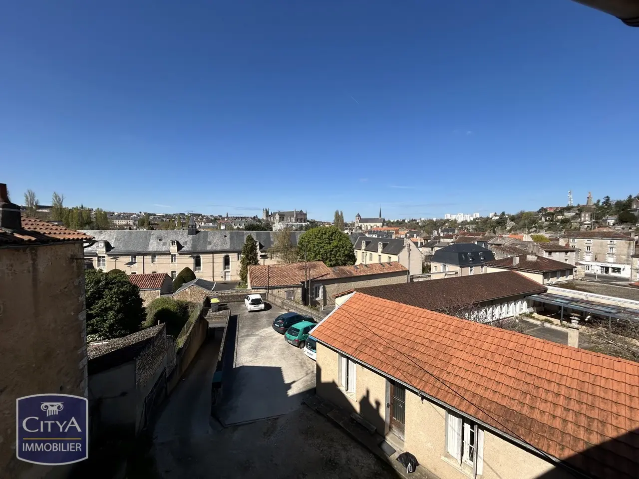 Photo 3 Immeuble 285m²