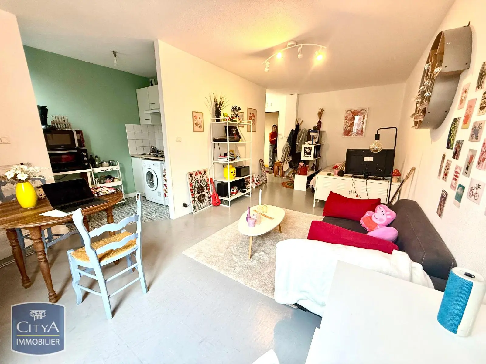 Photo 2 Appartement 1 pièce 28.1m²