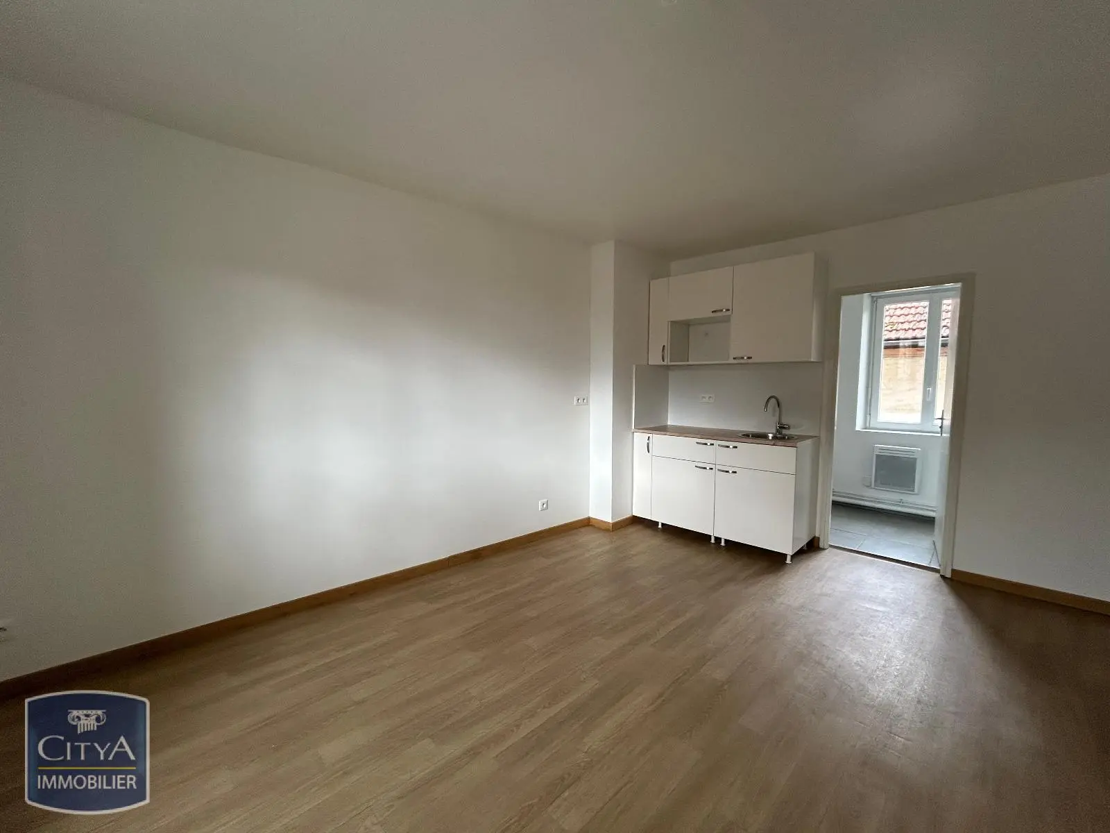 Photo 2 Appartement 1 pièce 21.93m²