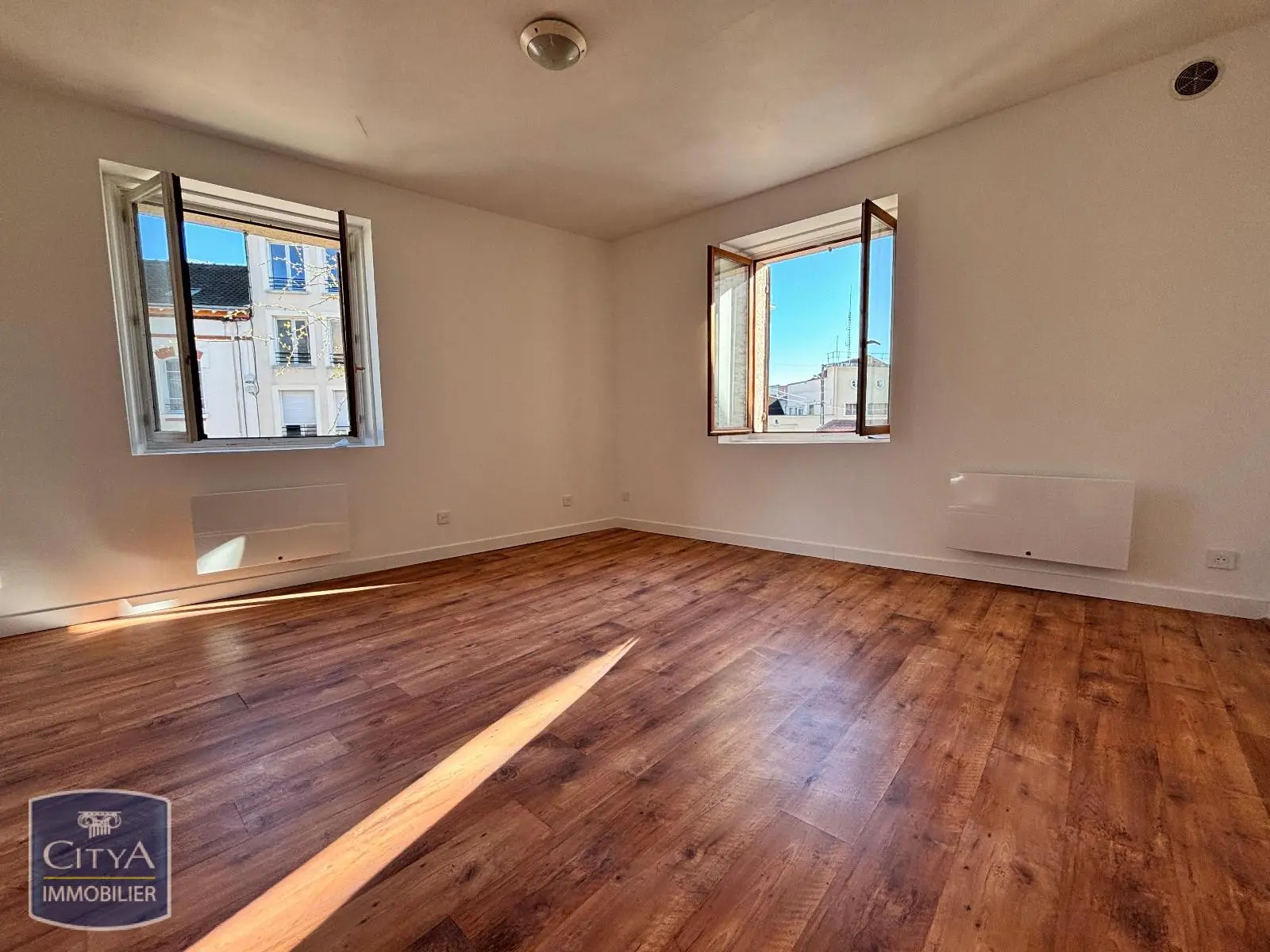 Photo 1 Appartement 1 pièce 34.84m²