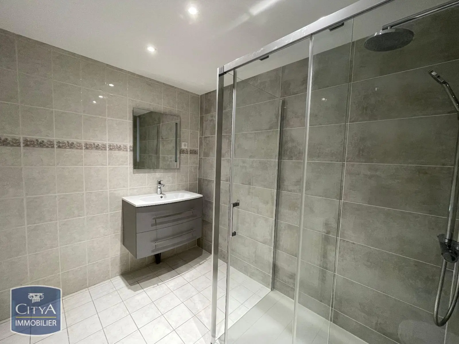 Photo 14 Appartement 4 pièces 137.16m²
