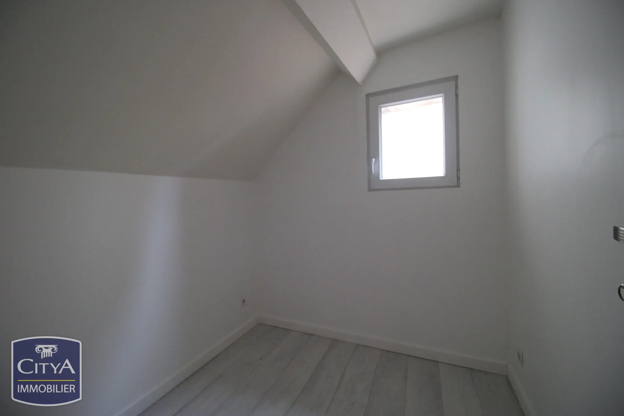 Photo 11 Immeuble 250m²