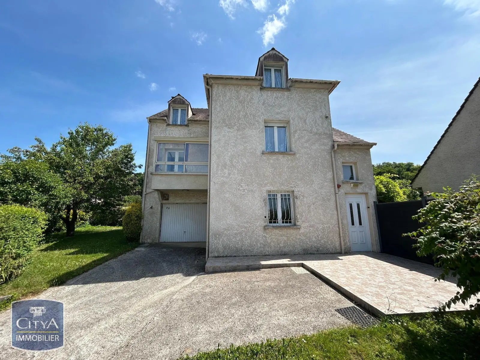 Photo 1 Maison 6 pièces 145m²