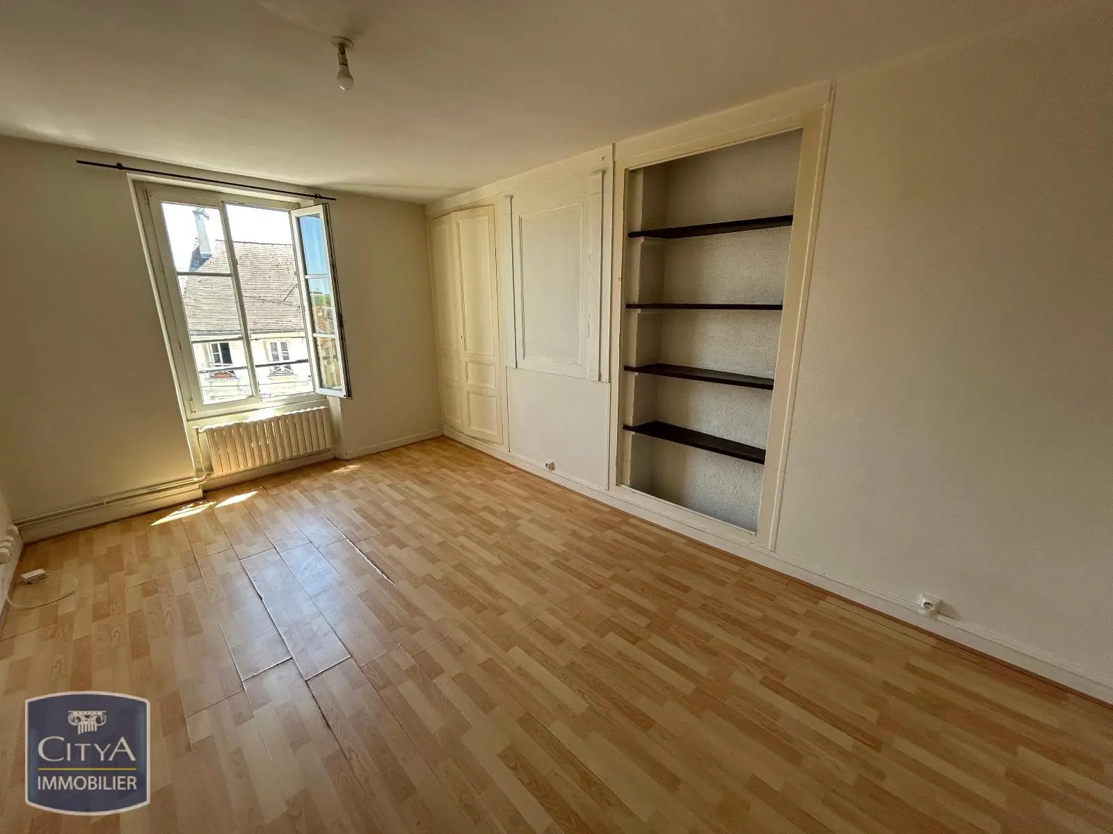 Photo 3 Immeuble 250m²