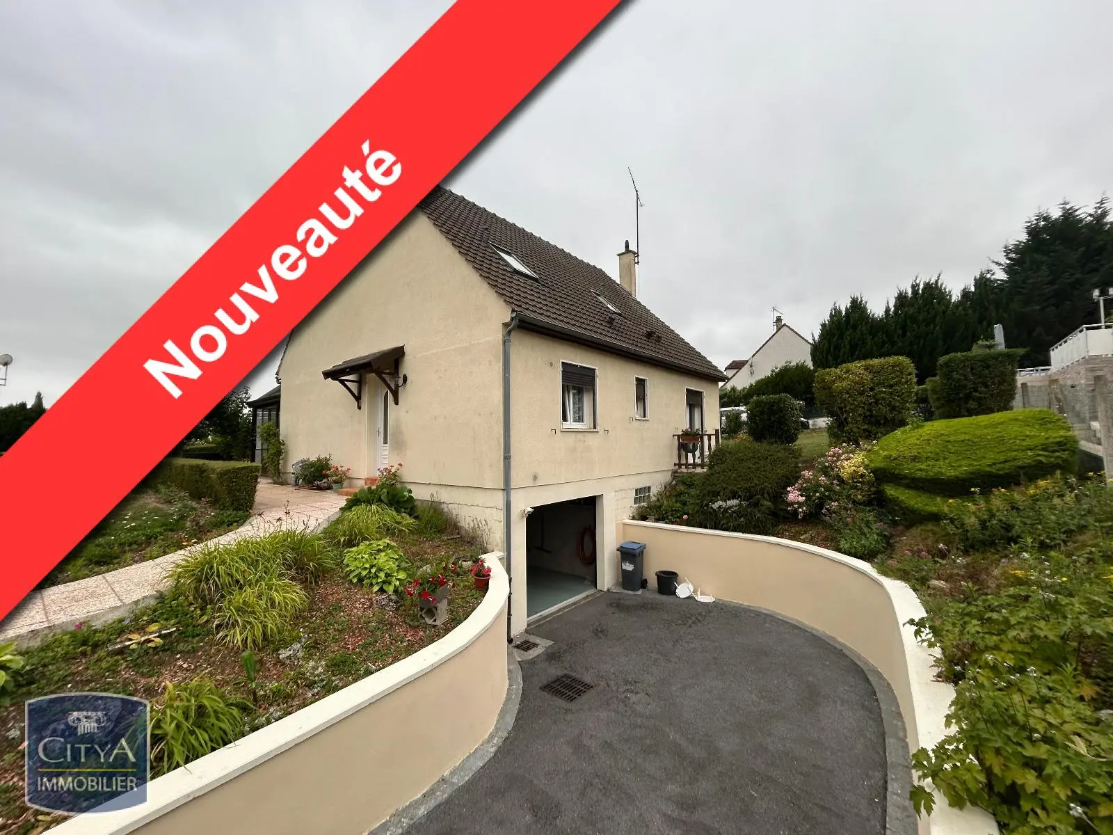 Photo 1 Maison 6 pièces 141m²