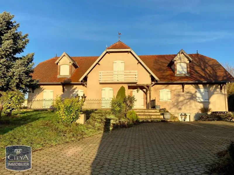 Photo 1 Maison 8 pièces 280m²