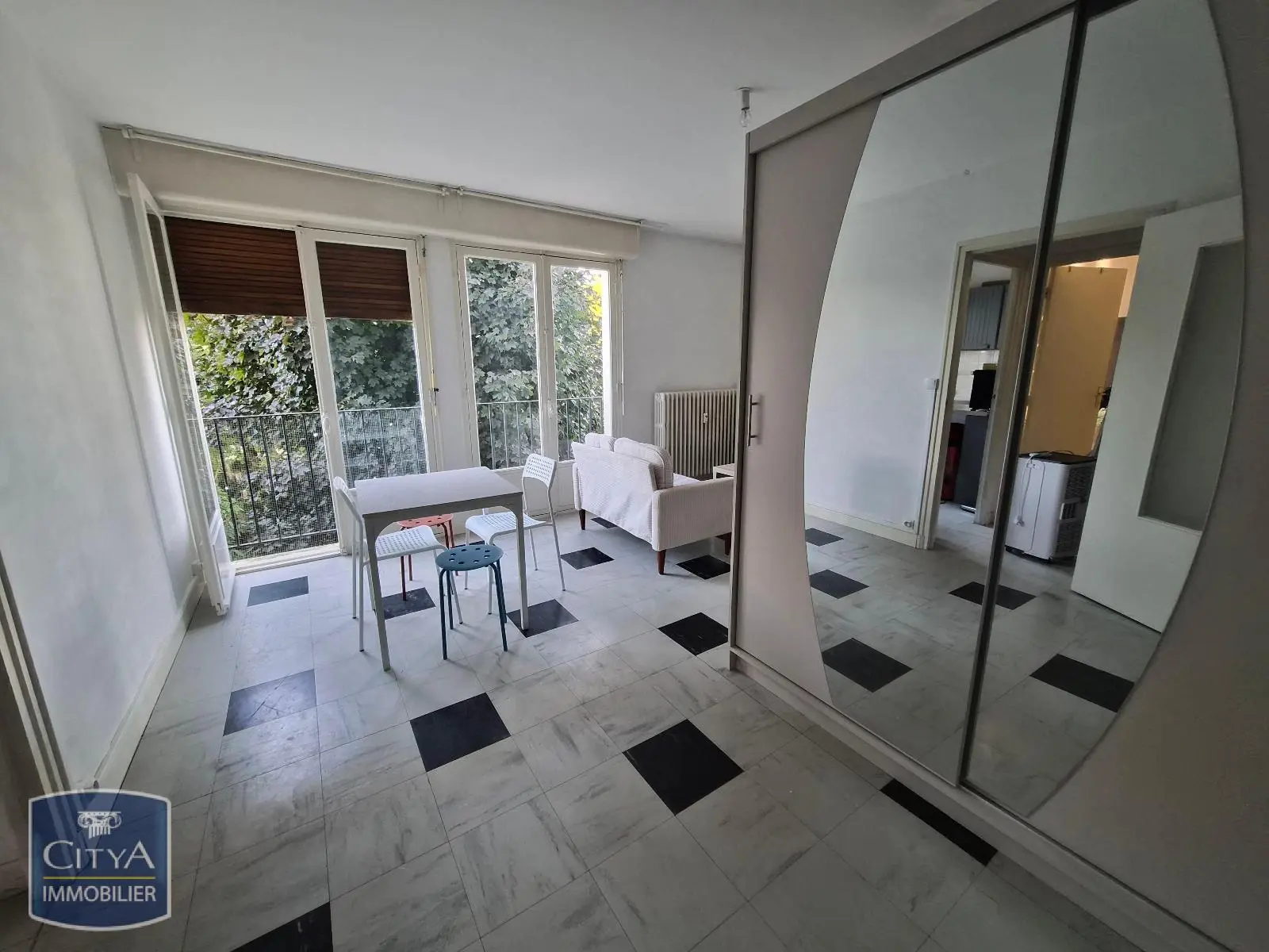 Photo 1 Appartement 1 pièce 33.4m²