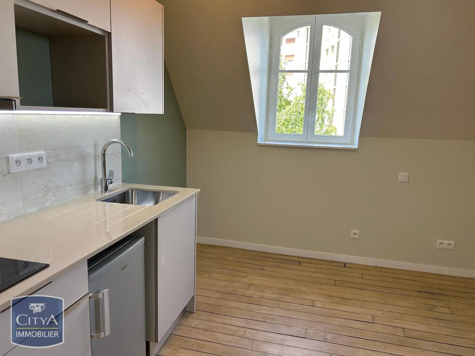 Photo 1 Appartement 1 pièce 30.3m²