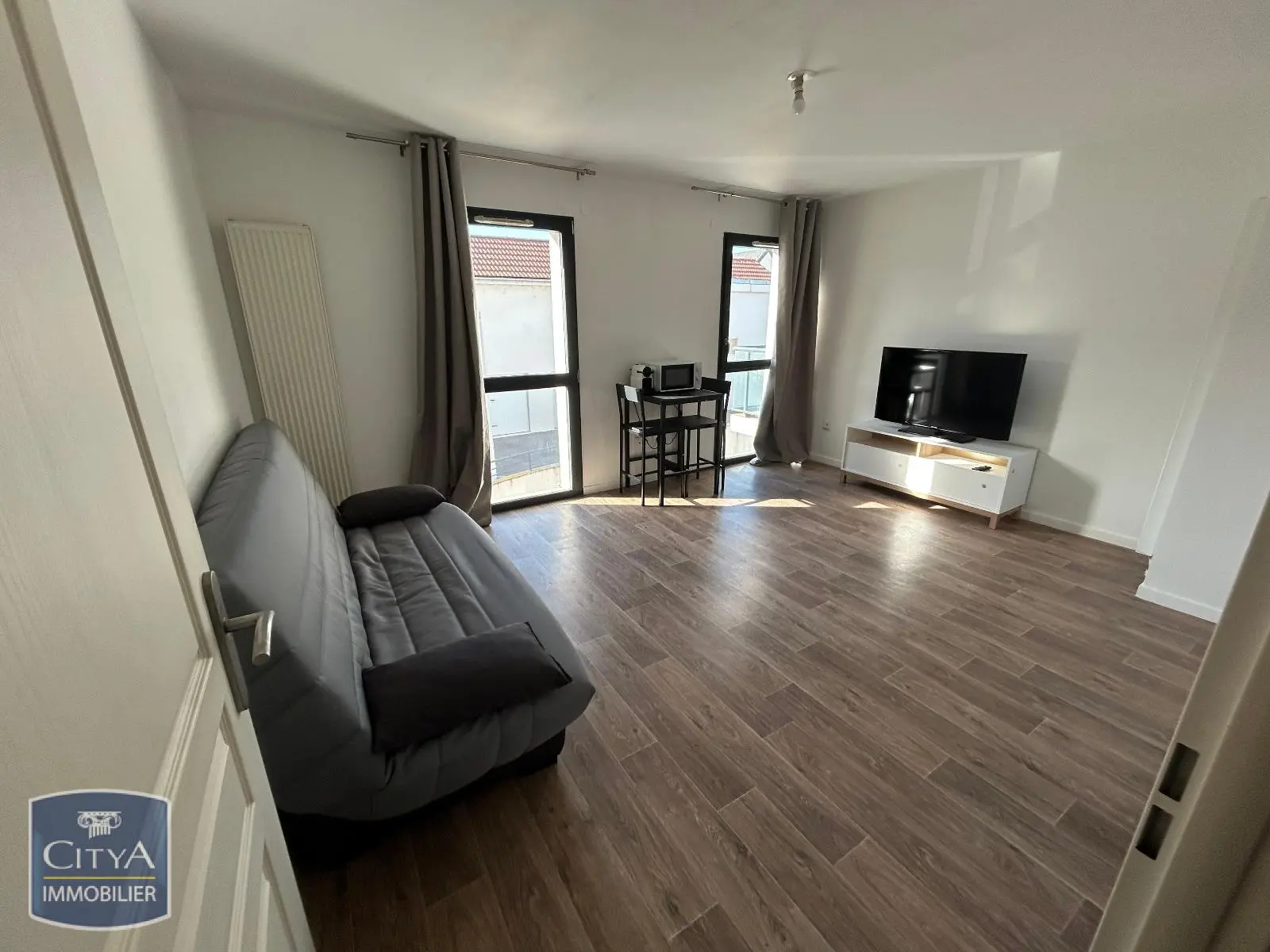 Photo 2 Appartement 1 pièce 26.97m²