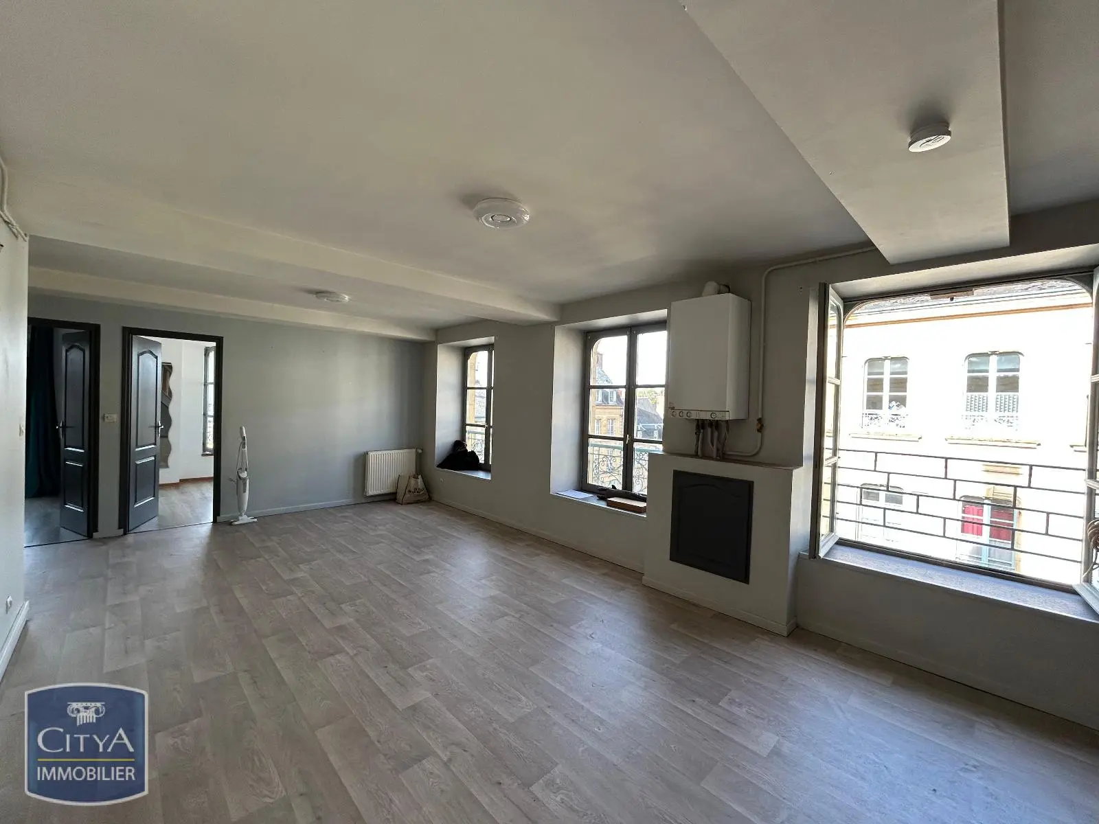 Photo 1 Appartement 4 pièces 80.76m²