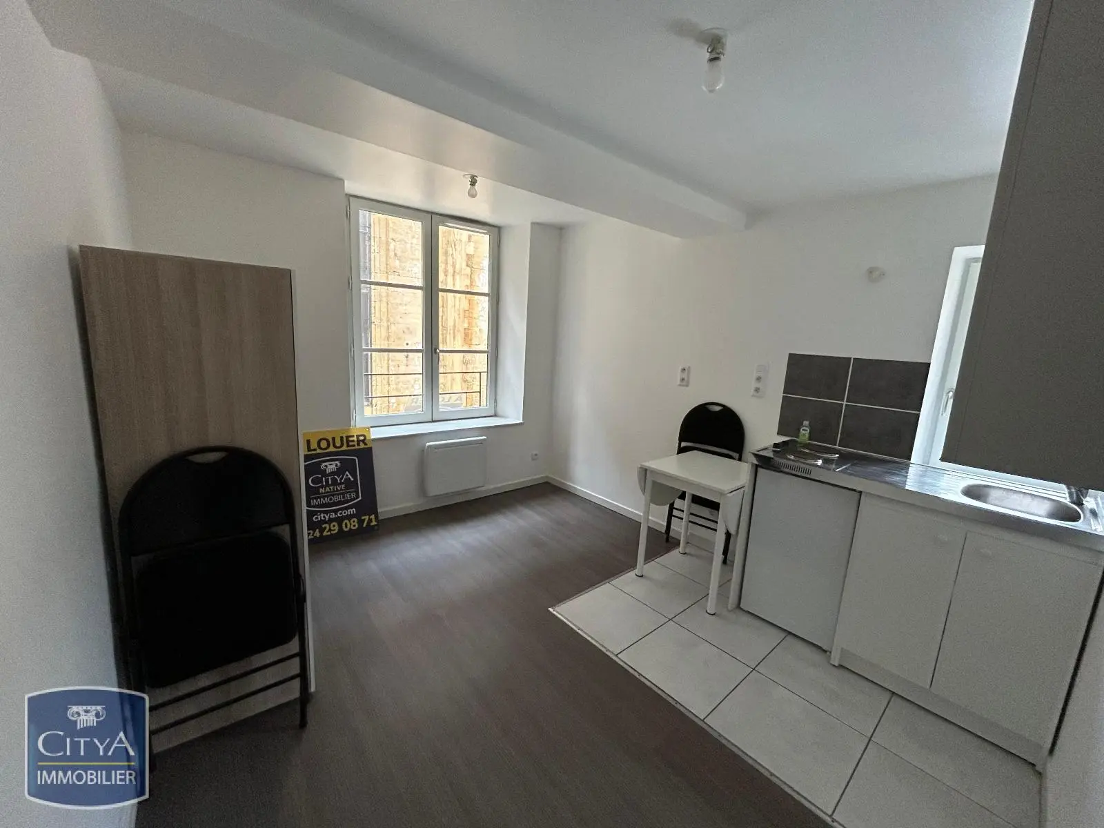 Photo 1 Appartement 1 pièce 15.65m²