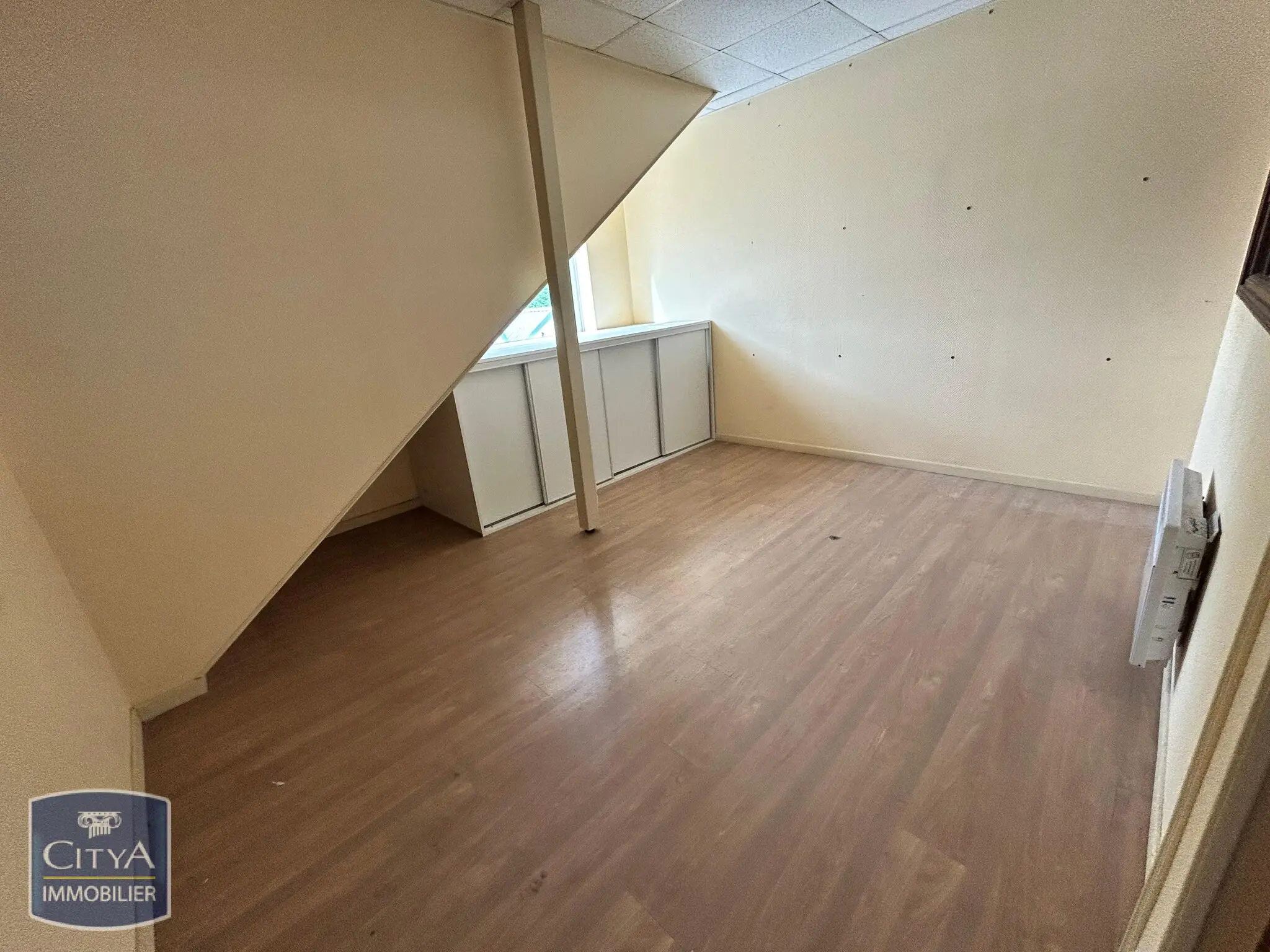 Photo 4 Local Professionnel 72.92m²