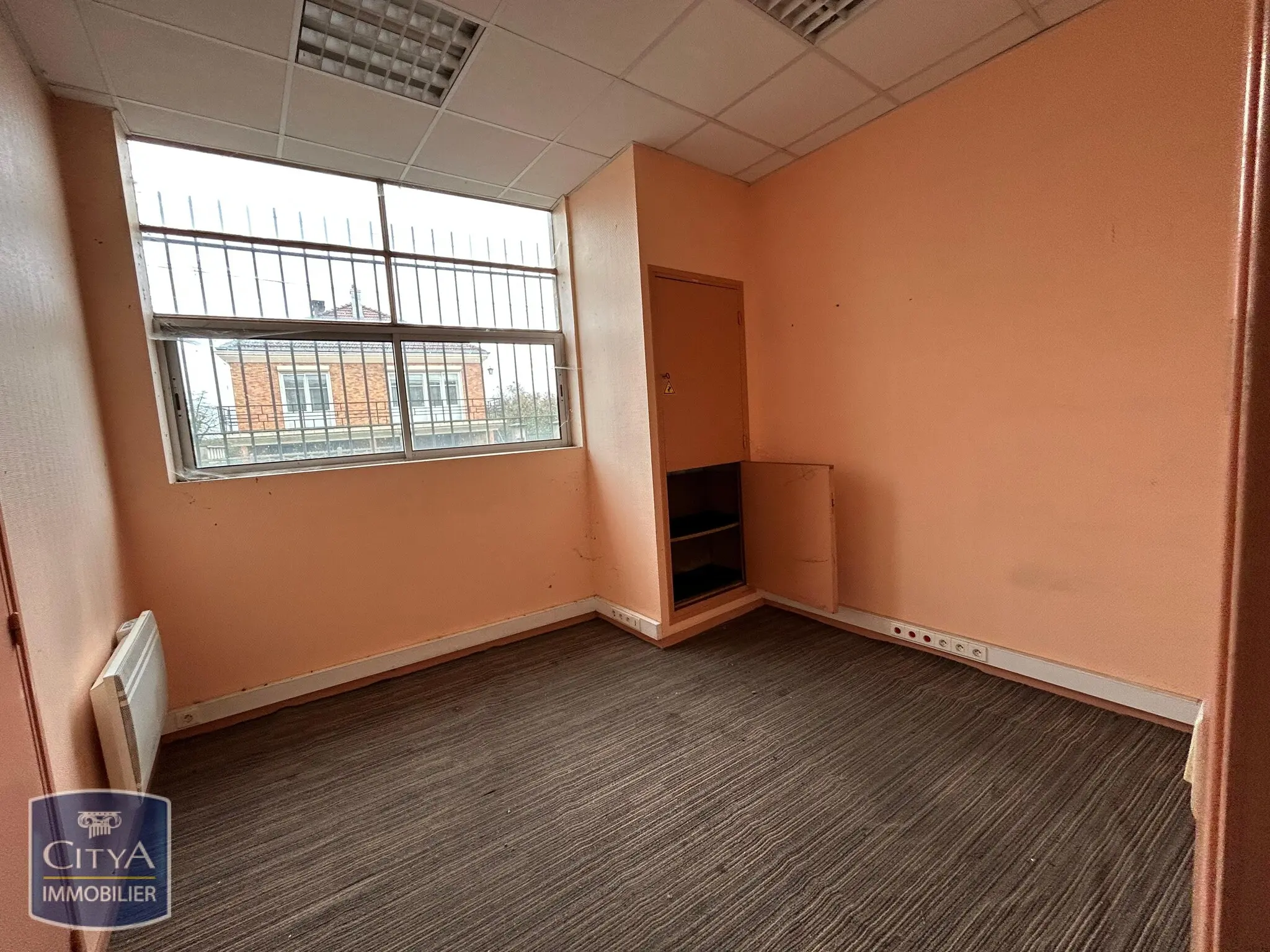Photo 7 Local Professionnel 1360m²