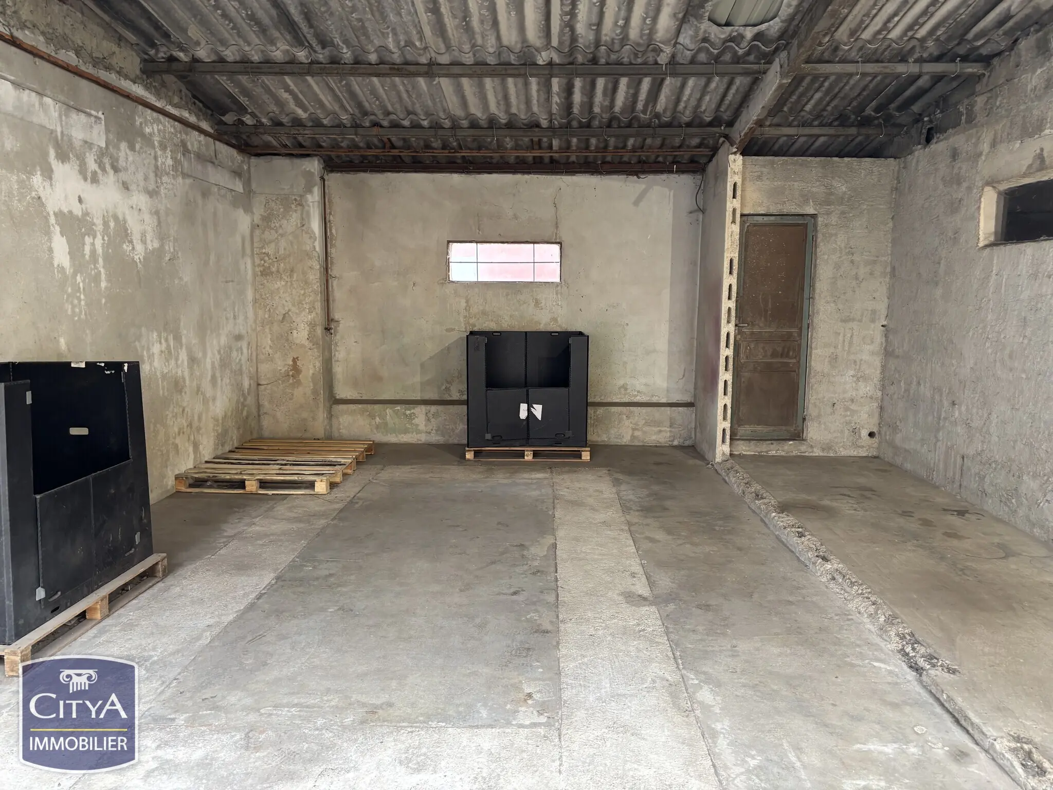 Photo 2 Local Professionnel 1450m²