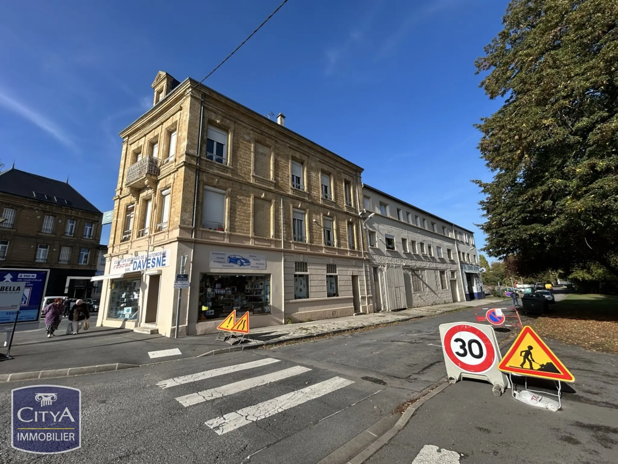 Photo 2 Immeuble 1050m²
