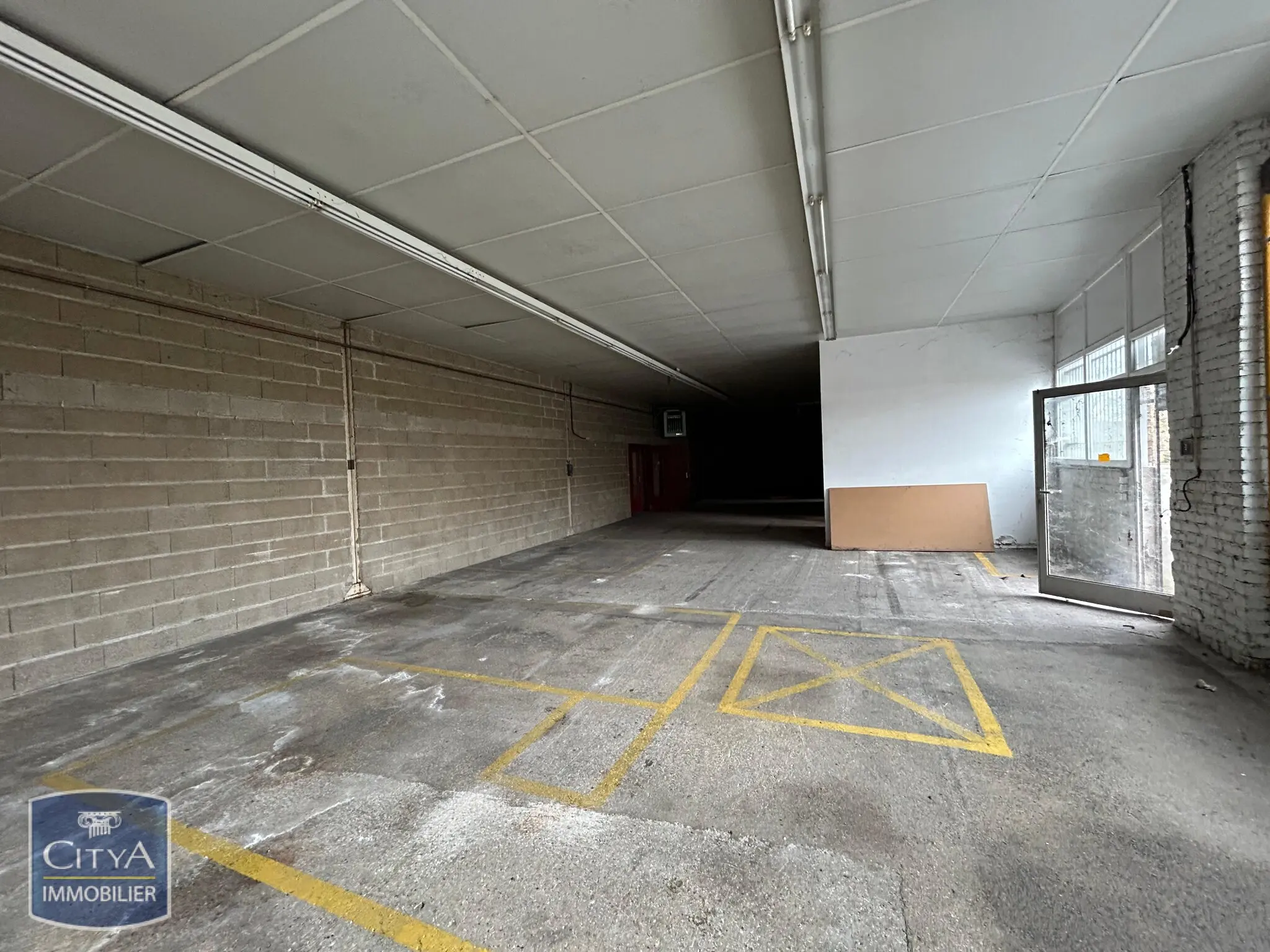 Photo 3 Local Professionnel 1360m²
