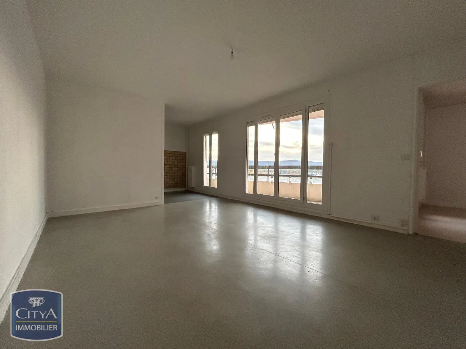 Photo 1 Appartement 4 pièces 75.75m²