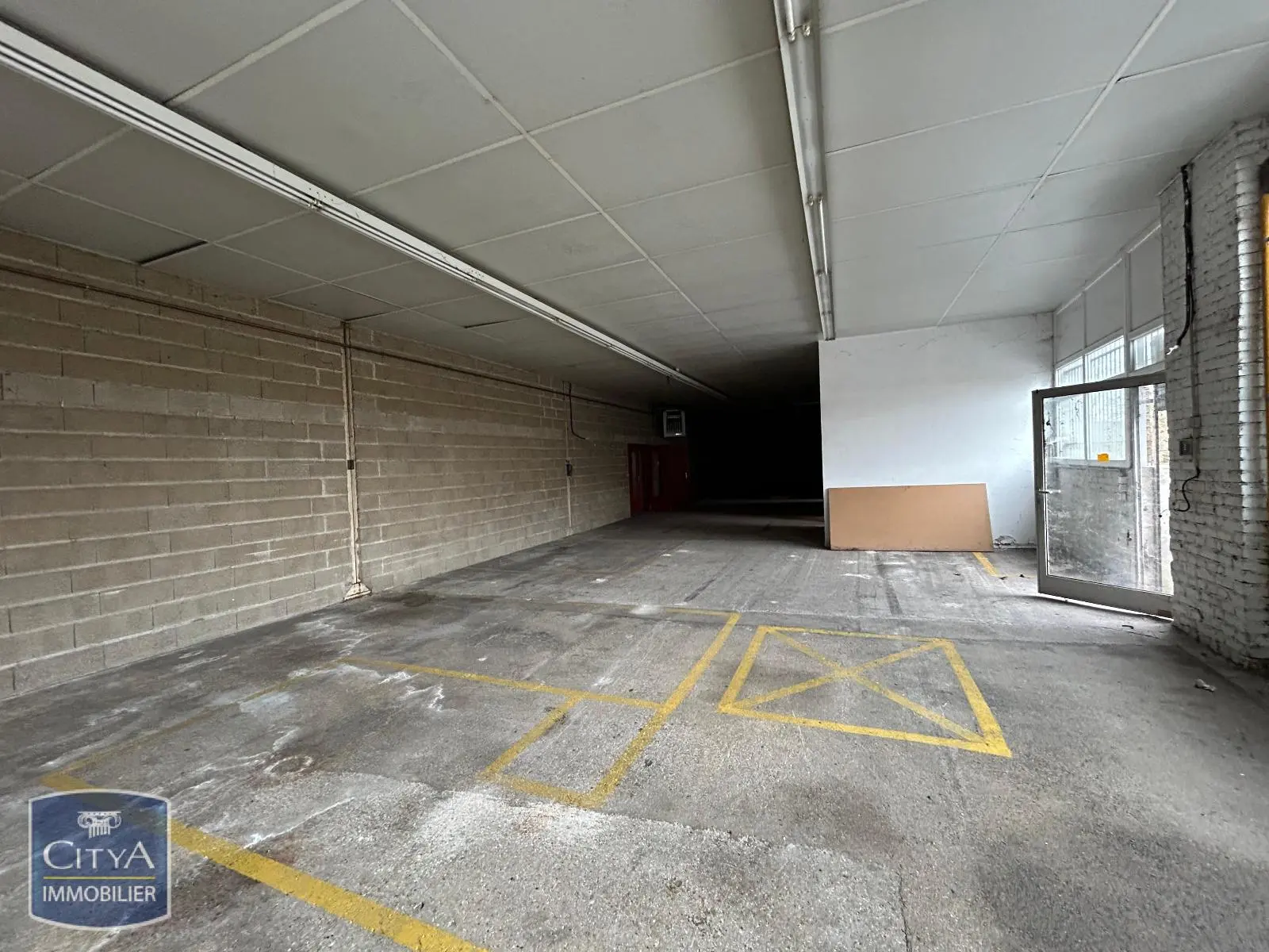 Photo 3 Local Professionnel 1360m²