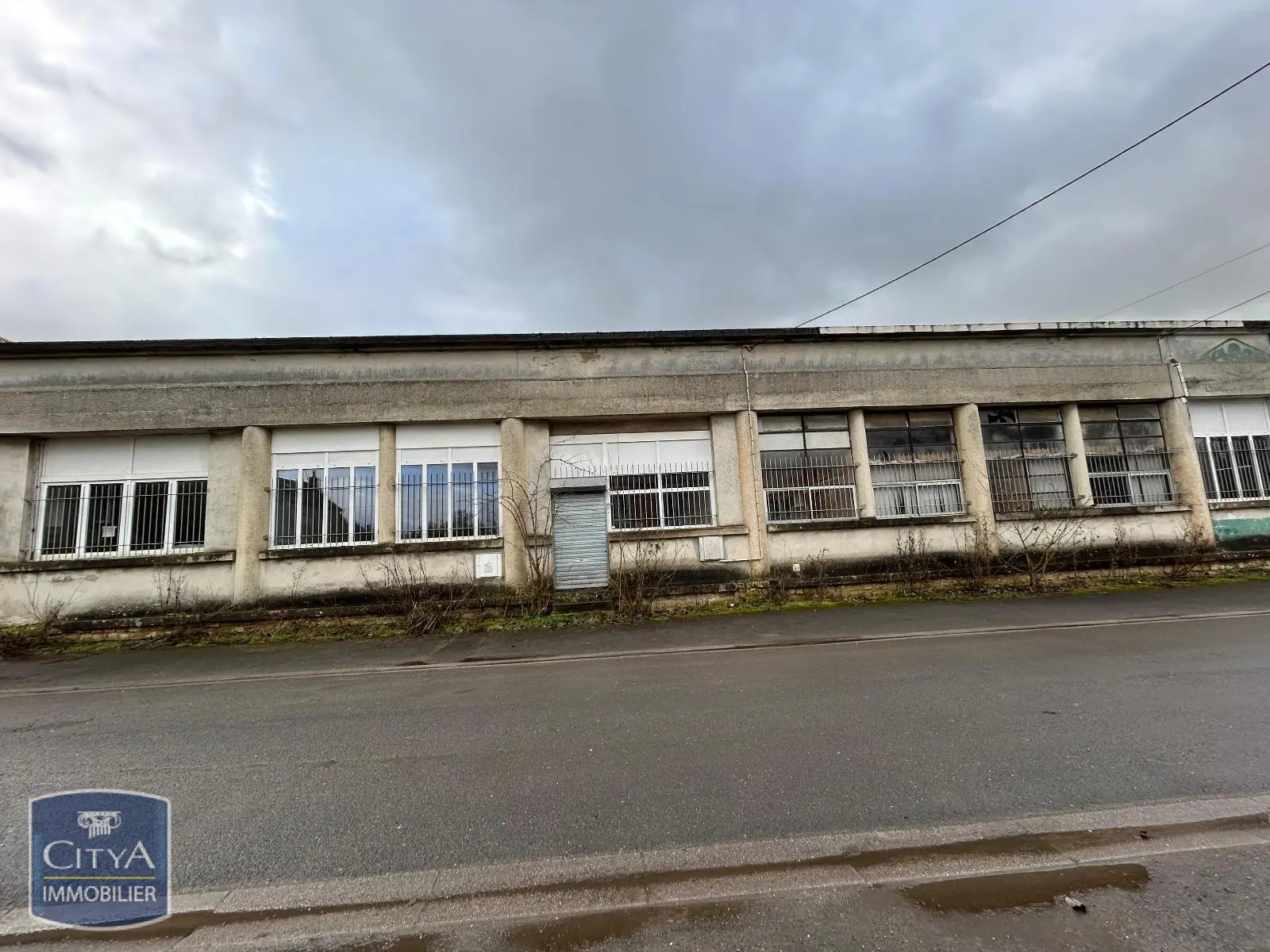 Photo 1 Local Professionnel 1360m²