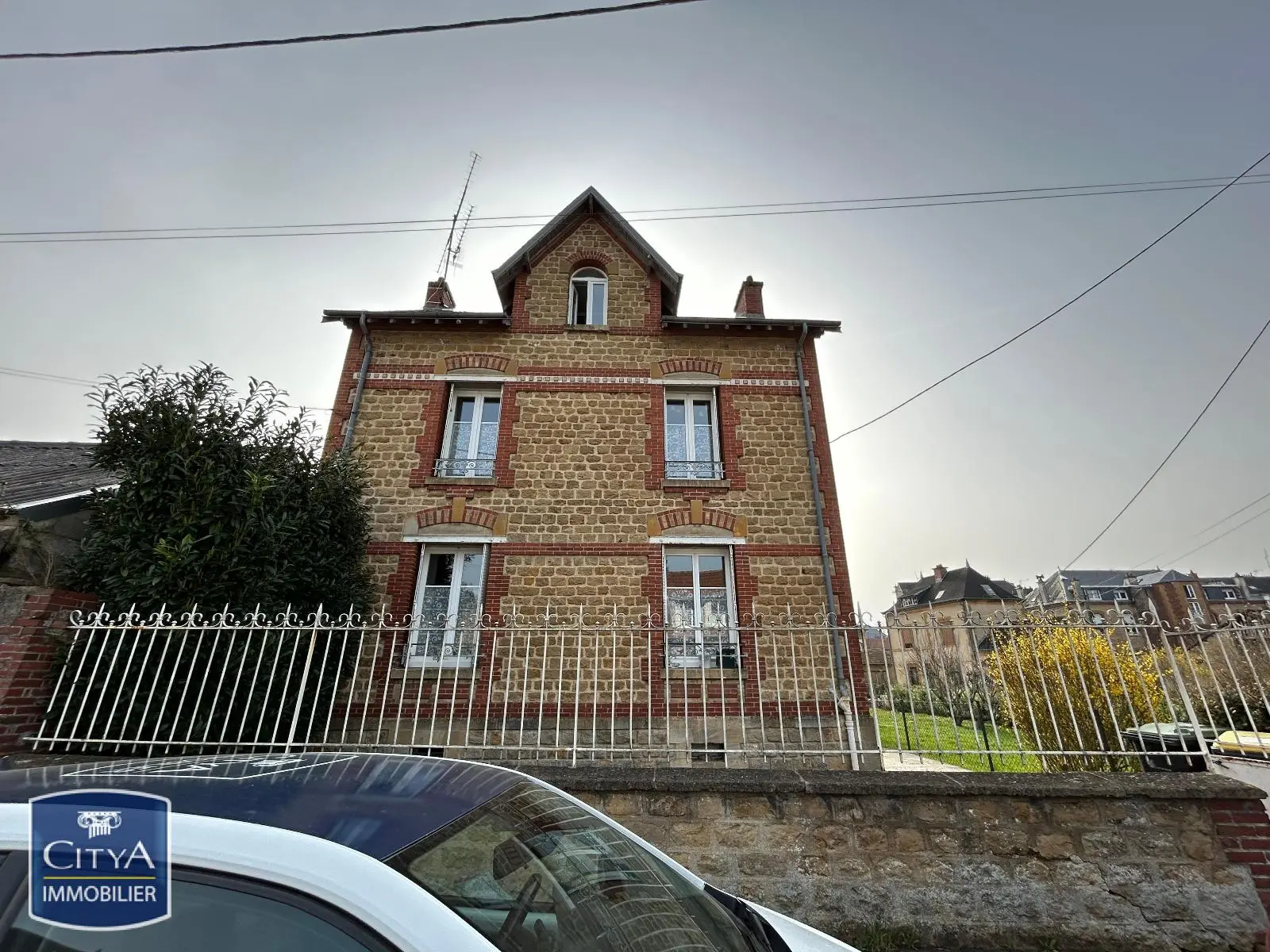 Photo 1 Maison 9 pièces 131m²