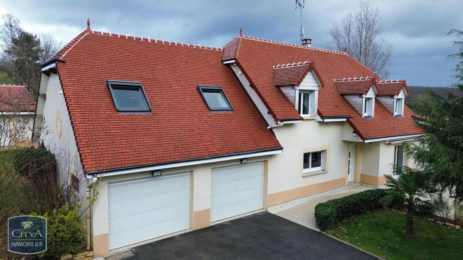 Photo 2 Maison 10 pièces 239.6m²