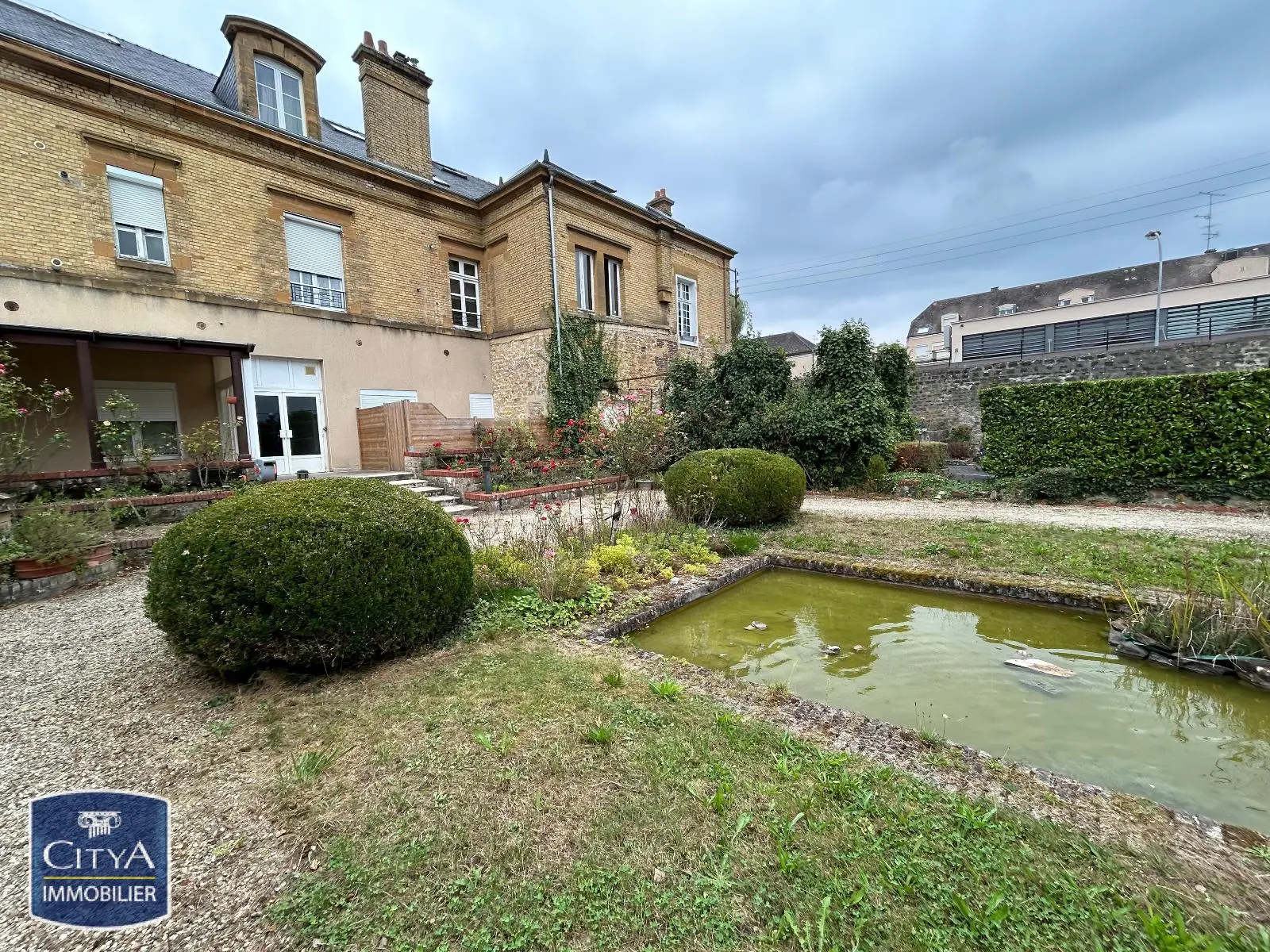 Photo 3 Local Commercial 235m²