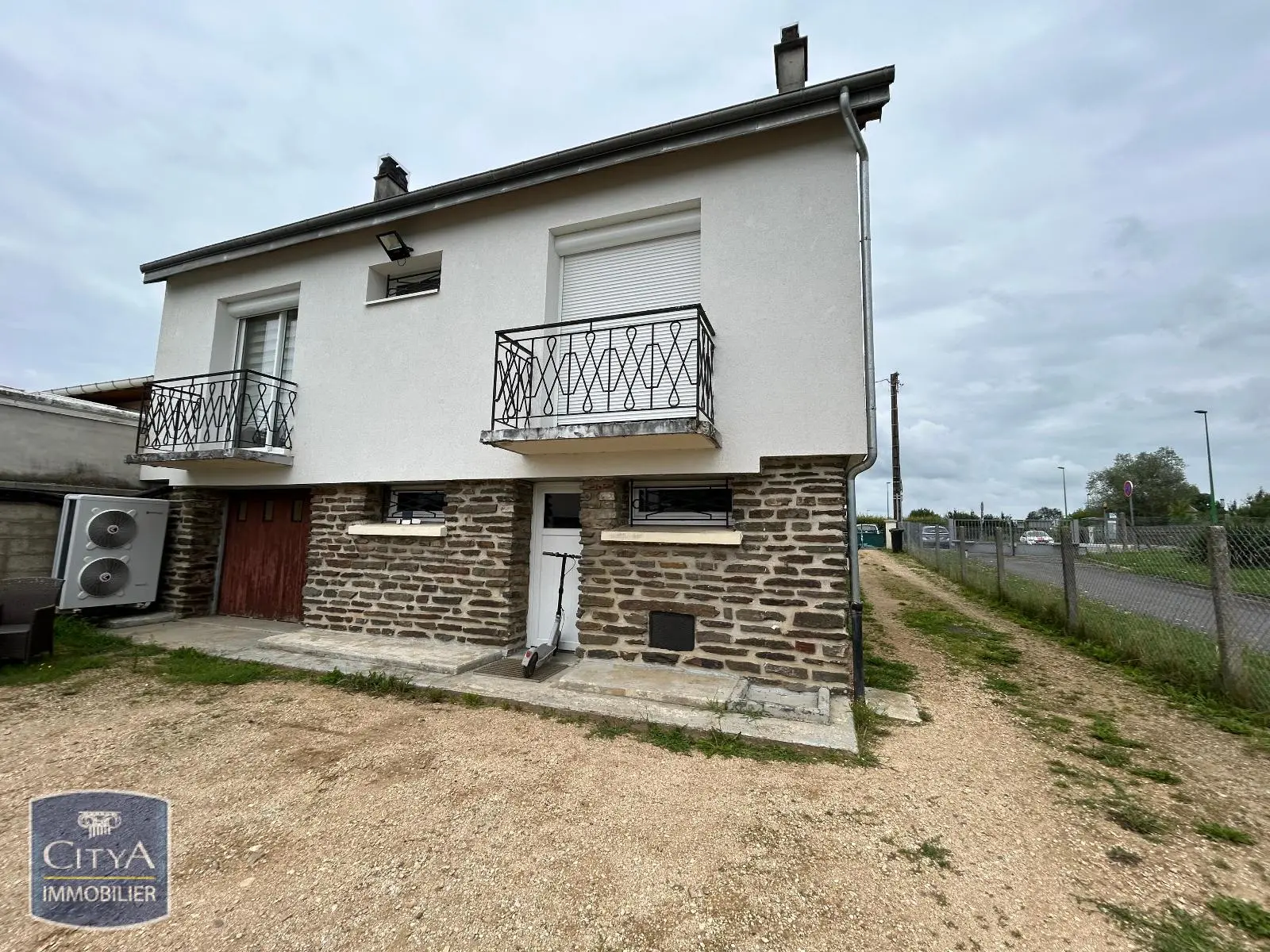 Photo 2 Maison 5 pièces 145m²