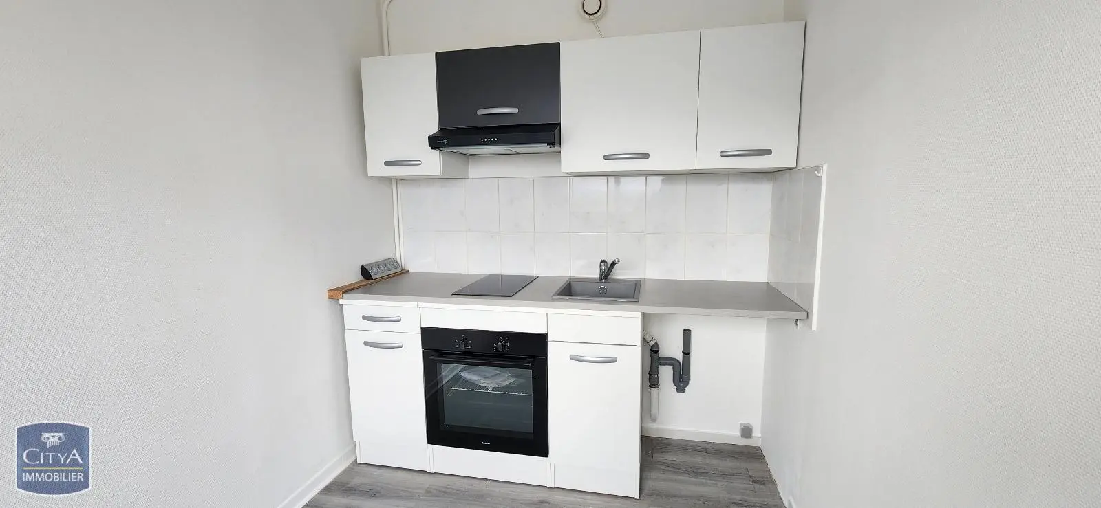 Photo 1 Appartement 1 pièce 31.81m²