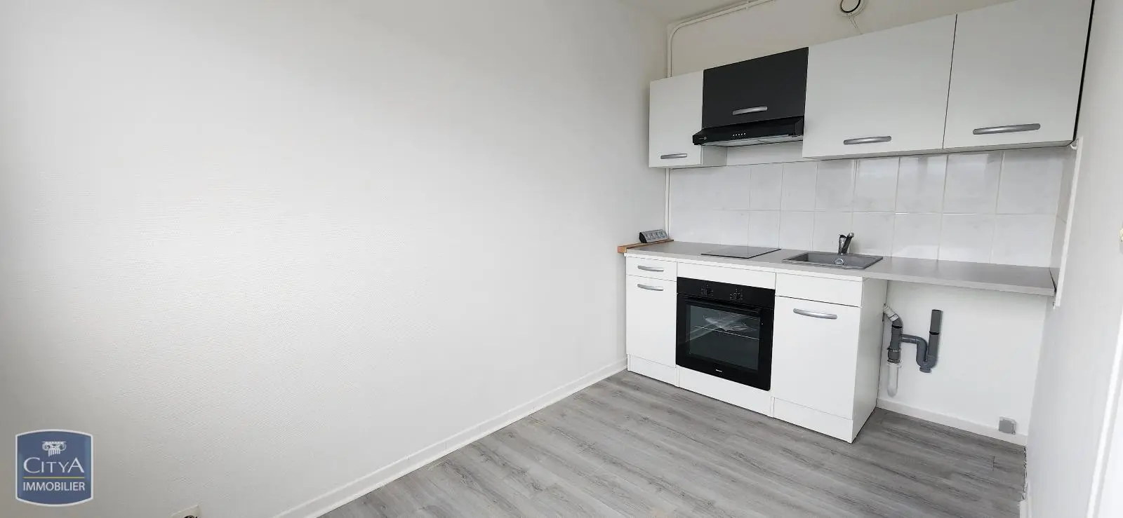 Photo 3 Appartement 1 pièce 31.81m²