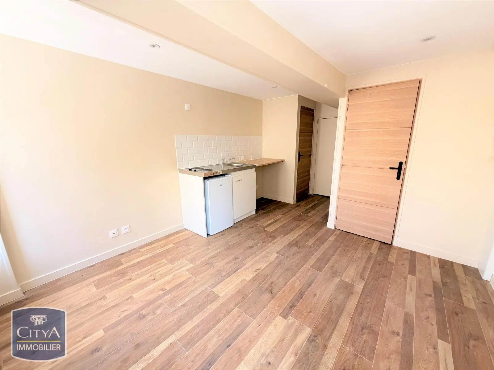 Photo 1 Appartement 1 pièce 17.44m²