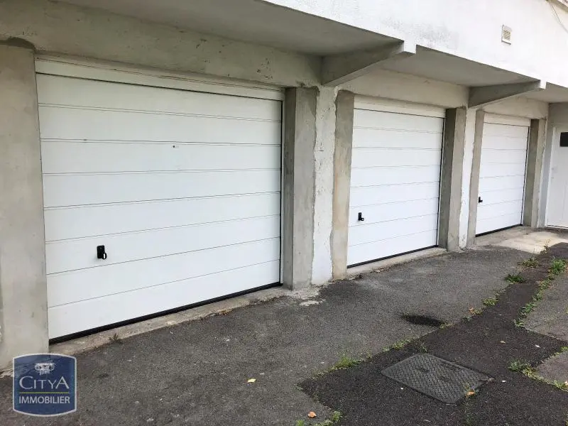 Photo 1 Parking