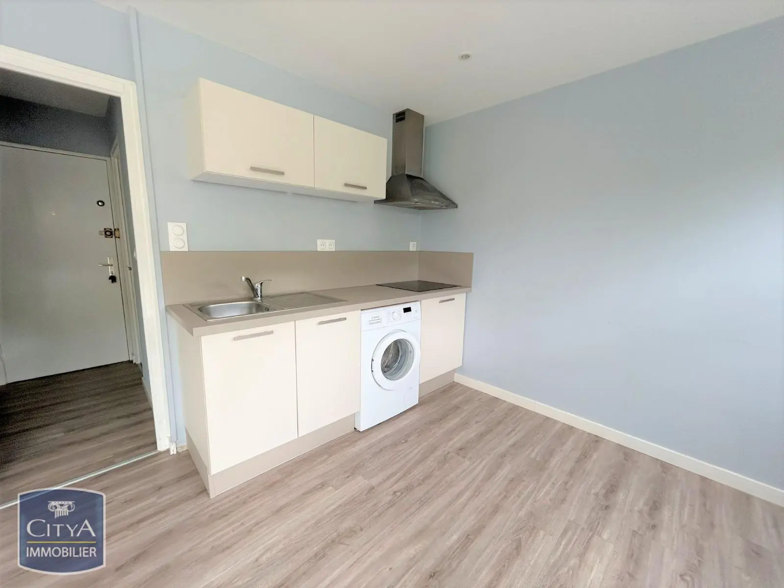 Photo 2 Appartement 1 pièce 31.67m²