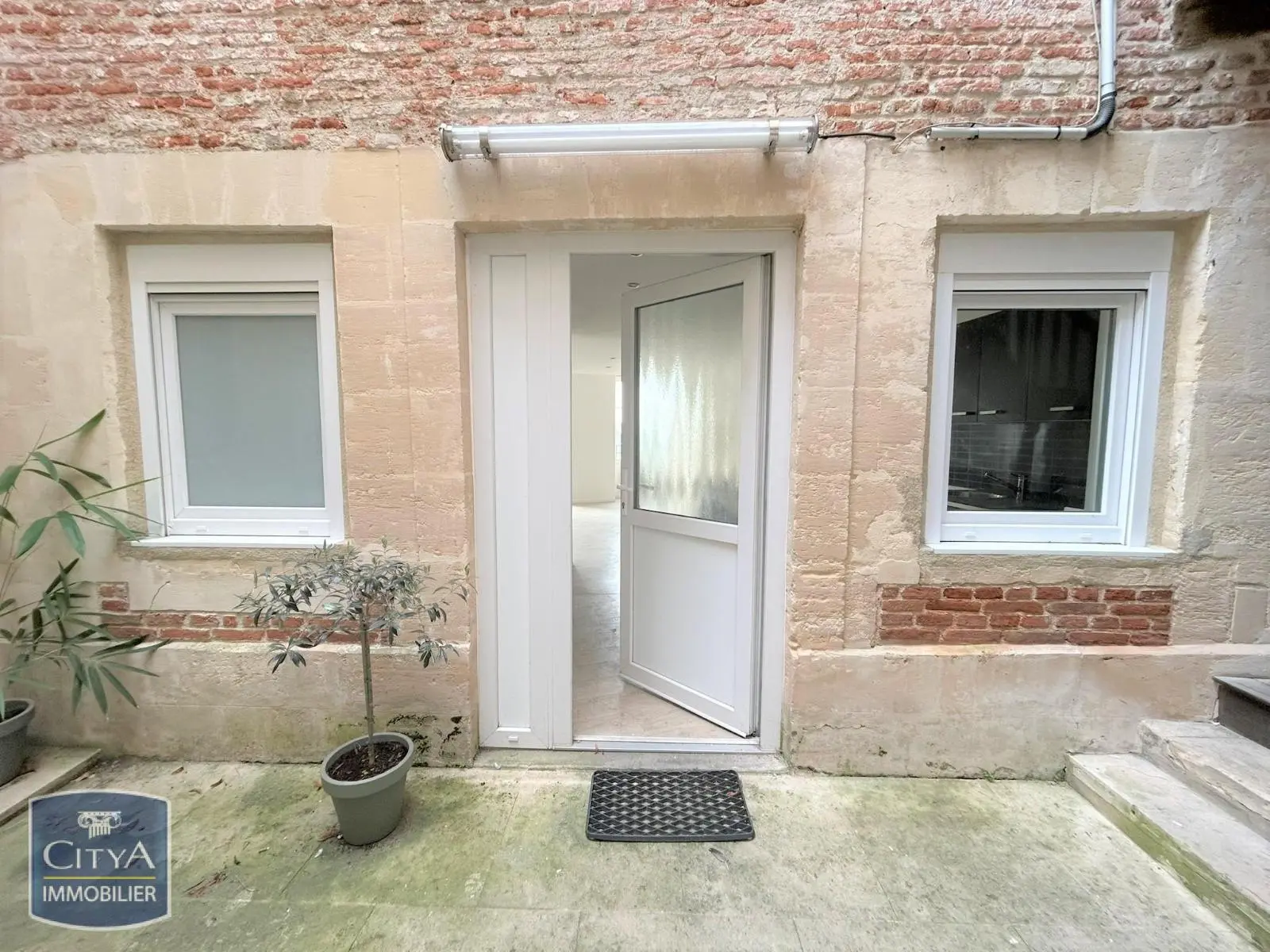 Photo 1 Appartement 1 pièce 51.83m²