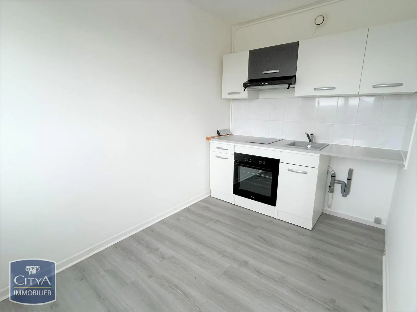 Photo 3 Appartement 1 pièce 31.81m²
