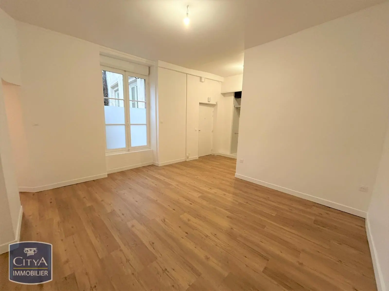 Photo 3 Appartement 1 pièce 33.92m²